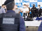 Prefeito Júlio Cezar entrega fardamentos e acessórios à GCM de Palmeira