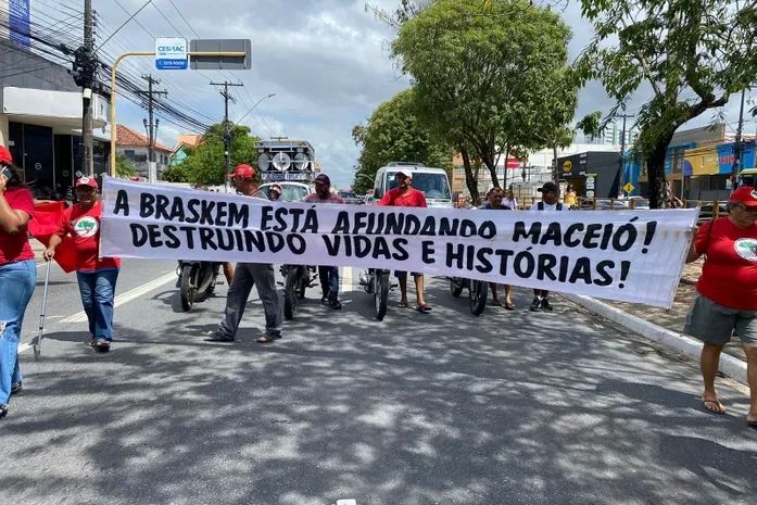 Movimento das Vítimas da Braskem recepciona CPI no Aeroporto Zumbi dos Palmares e nos locais afetados