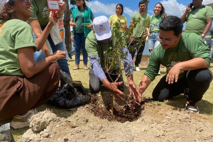 Alurb leva Projeto Arborizar é Massa para os moradores do Flexal, em Bebedouro