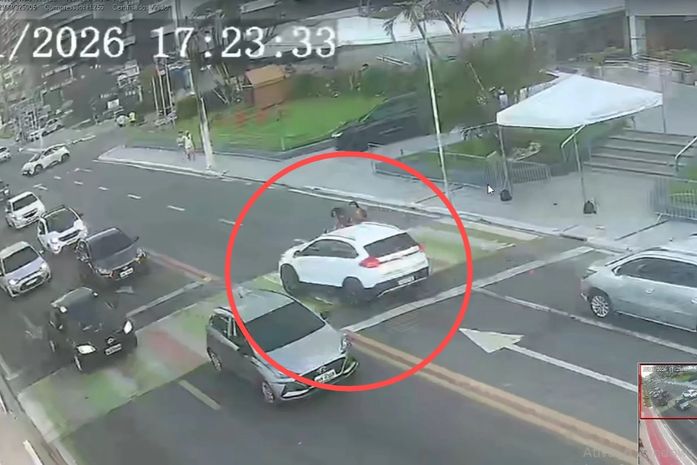 Câmeras flagram atropelamento de pedestres em faixa e motorista foge sem prestar socorro em Maceió