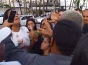 Vídeo: Mulher chama Carlinhos Maia de "ridículo" e tenta agredir humorista na Orla de Maceió 