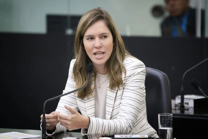 Deputada Cibele Moura