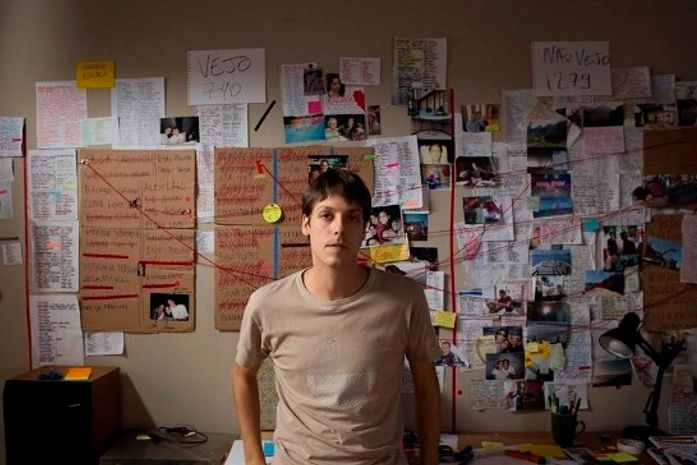 Fábio Porchat deixa de enxergar as pessoas no drama "Entre Abelhas"