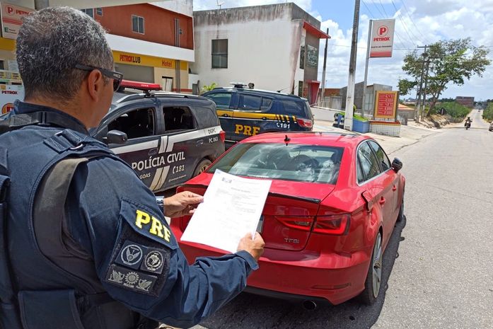 PRF e Polícia Civil prendem foragido da Justiça em Alagoas por roubo e adulteração