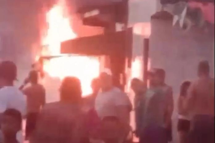 Vídeo: Chamas consomem loja de móveis no Vergel do Lago