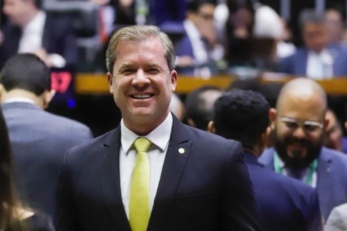 Marx Beltrão assina PEC para criação de pisos profissionais e planos de carreira para todos os trabalhadores do SUS