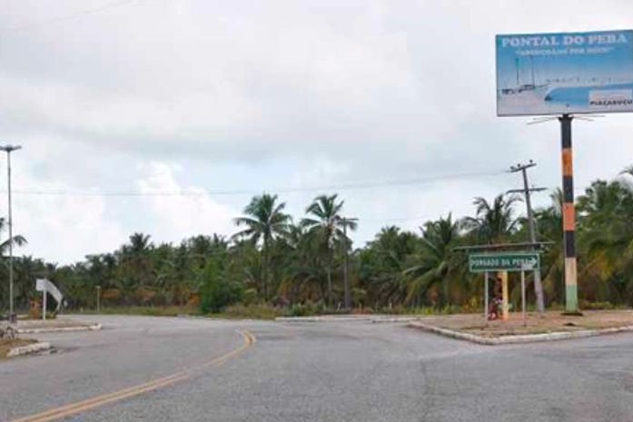 Colisão entre moto e micro ônibus deixa duas vítimas fatais