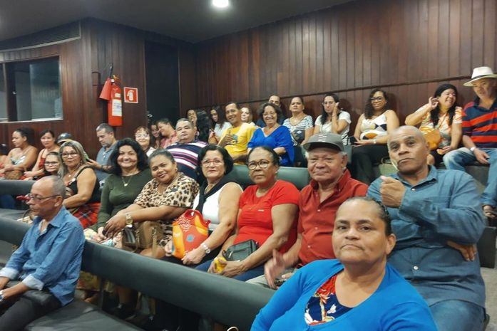 Projeto cultural leva alunos da Educação de Jovens, Adultos e Idosos para assistirem apresentações culturais