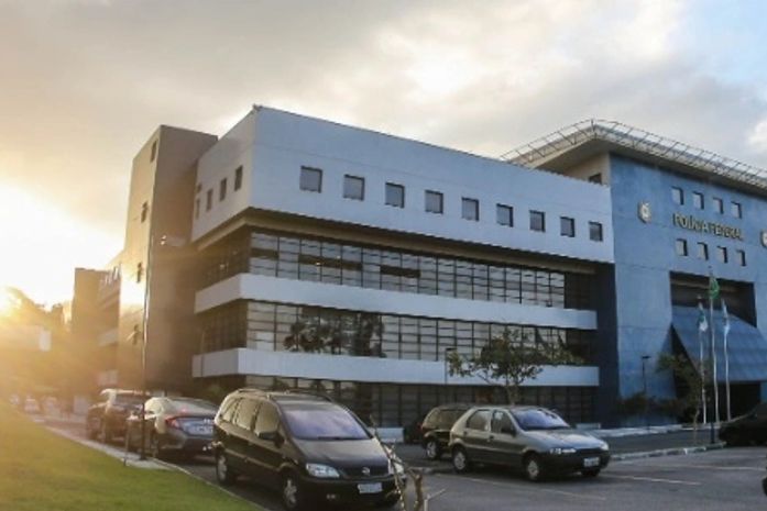 Prédio da PF em Curitiba, onde o ex-presidente está preso.