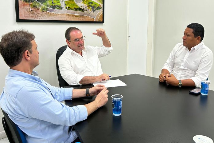 Em Arapiraca, Luciano Barbosa recebe ex-prefeito de Palmeira, JC antenado no atual quadro político de AL   