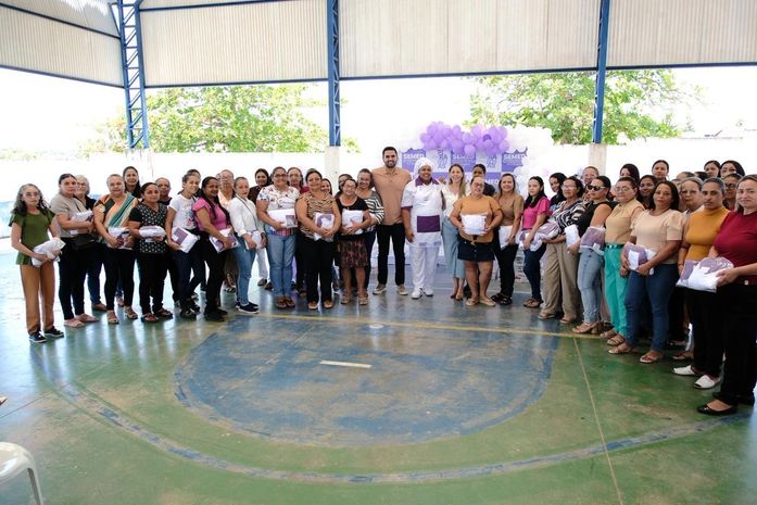 Piranhas reforça a rede de ensino com novos uniformes, salas tecnológicas Google e novo transporte escolar para a Educação