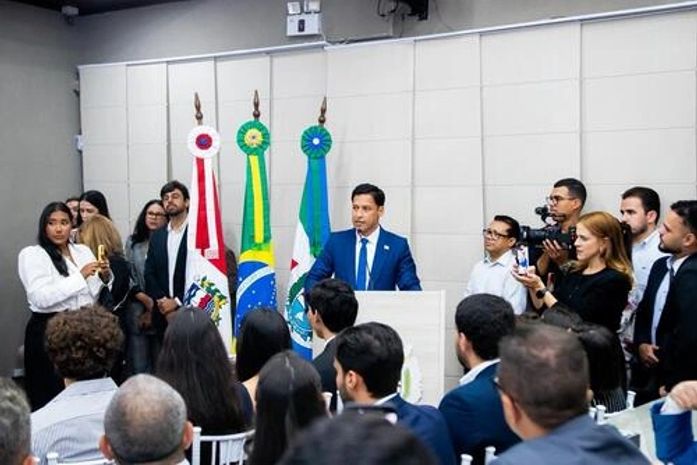 Rodrigo Cunha toma posse como prefeito de Maceió