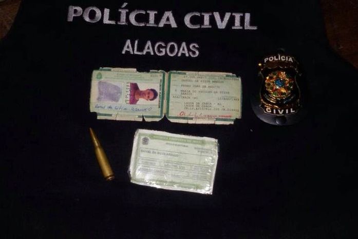 Homem é preso com fuzil e moto adulterada no município de Feira Grande