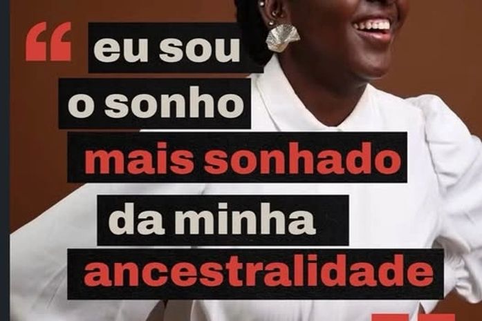 A gente pediu um sinal de presença, para Cidinha e ela nos mandou Ana Elisa, a primeira preta retinta, de 21 anos a ser eleita deputada federal,com mais de meio milhão de votos, nos últimos 200 anos
