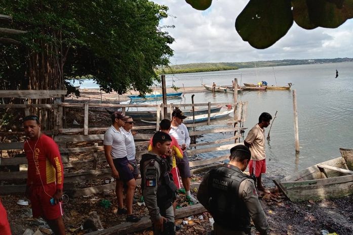 Corpo é encontrado boiando na lagoa em Maceió