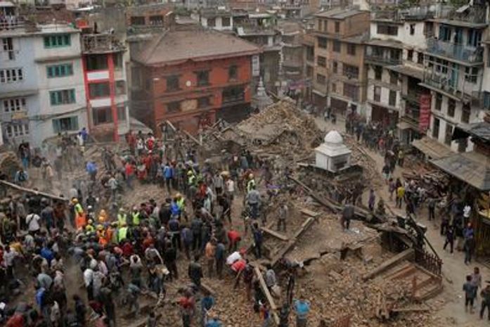 Mais de 2,2 mil pessoas morreram em terremoto no Nepal