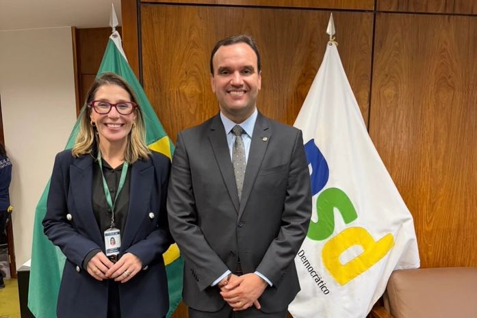 Eleita com mais de 71 mil votos, Julia Nunes inicia agenda na Câmara Federal e reforça compromisso com a defesa das mulheres