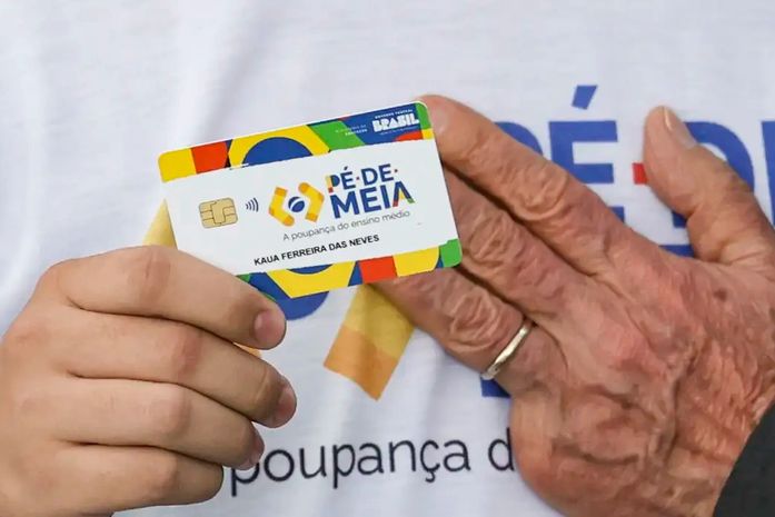 Governo faz acordo para incluir Pé-de-Meia e Vale Gás no orçamento