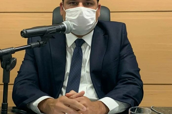 Thiago ML suspende trechos  de decreto do Executivo que criam restrições no acesso ao auxílio municipal