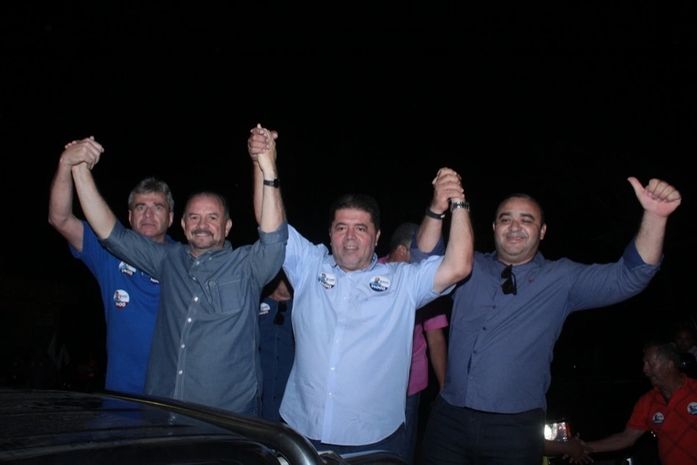 Adriano Barros, Antônio Albuquerque e lideranças num manifesto que reunir milhares de pessoas