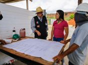 Gilberto e Gabriela Gonçalves vistoria obras da construção de UBS no Cucau, em Rio Largo