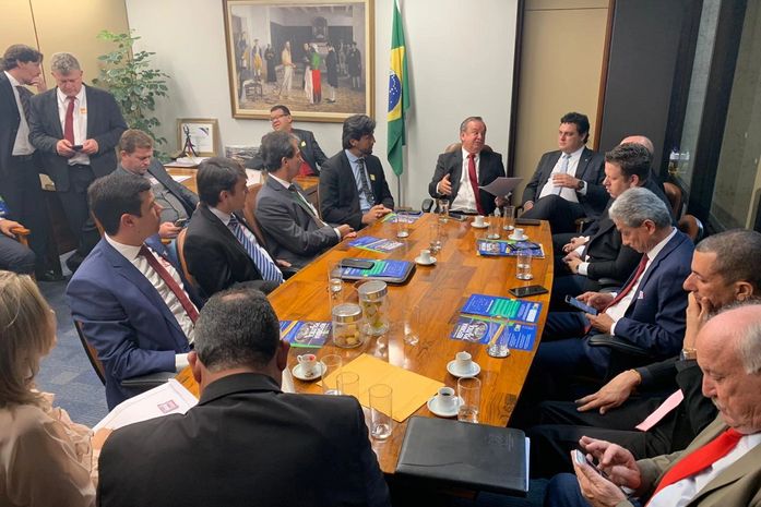 Presidente da AMA participa de reunião em Brasília coincidência de mandatos