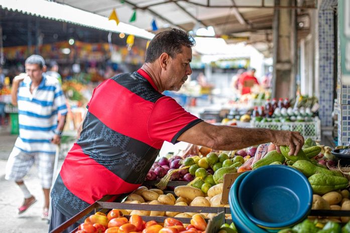 Feiras e mercados públicos funcionam em horários diferenciados no feriado; confira