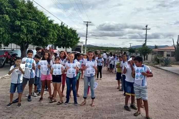 Em comemoração ao Dia Mundial da Água, escolas da rede municipal realizam várias atividades educativas