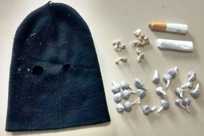 Material apreendido com o criminoso