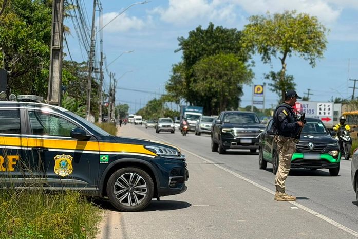 Mais de mil veículos são fiscalizados e cinco pessoas acabam detidas nas rodovias de AL