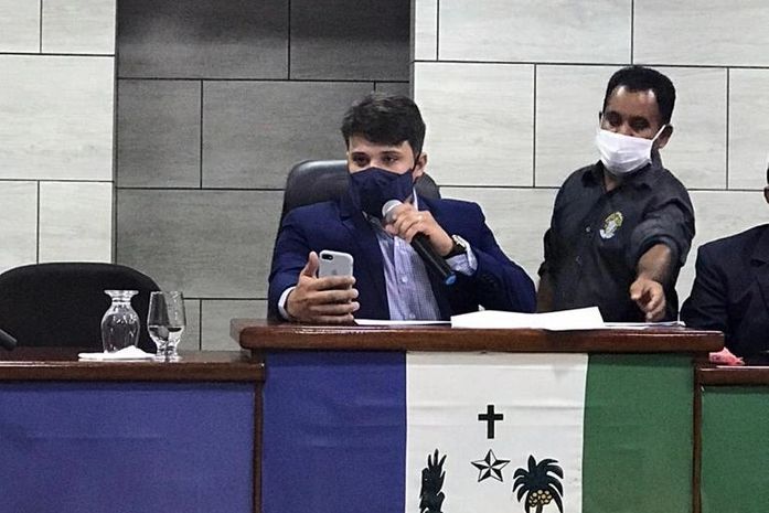 Vereador mais votado de Feliz Deserto toma posse e preside a Câmara Municipal