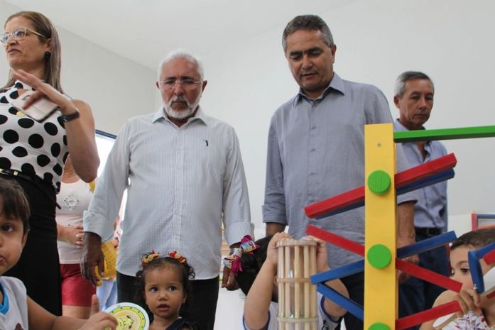 Prefeito Padre Eraldo inaugura primeira creche municipal de Delmiro Gouveia