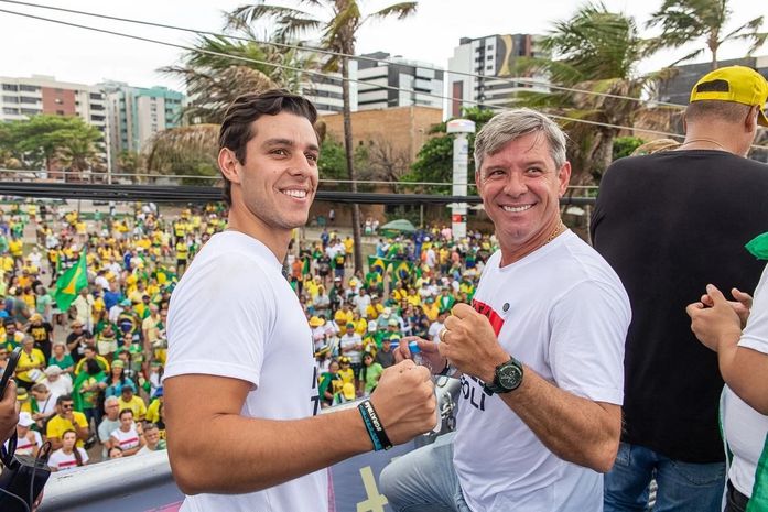 Em manifestação no Vera Arruda, Cabo Bebeto e Caio Bebeto criticam Lula e STF