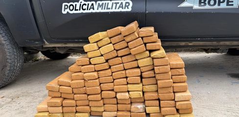 Idoso é preso com 100 kg de maconha escondidos em carro na Praia do Francês