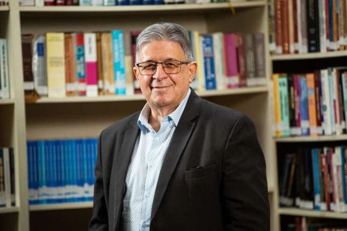 Escritor Paulo Roberto Cannizzaro divulga livro sobre fé, espiritualidade e tolerância religiosa