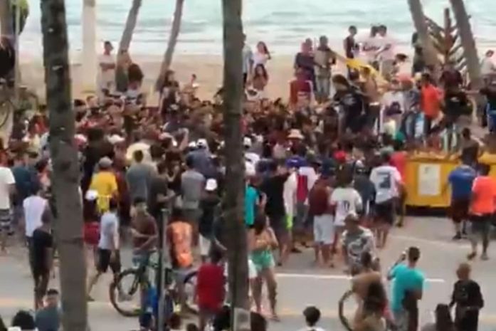 Vídeo: final de semana é marcado por briga entre adolescentes na orla de Pajuçara