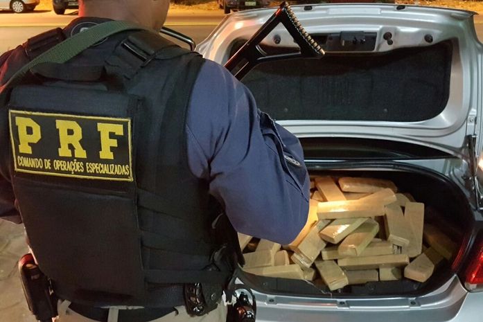 Carregamento de 150kg de maconha é apreendido pela PRF na BR-101