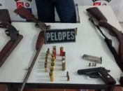 Homem é preso e quatro armas de fogo são apreendidas