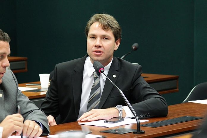 Pedro: "hora da limpeza ética"