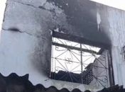 Criança é resgatada de incêndio por vizinhos, e mãe sofre queimaduras ao tentar salvá-la