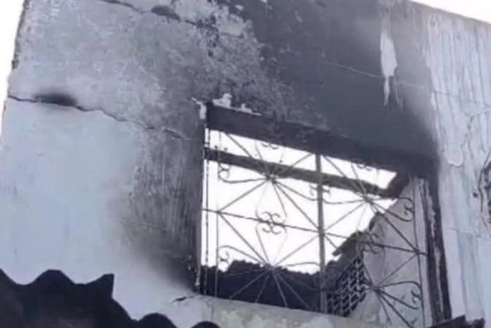 Criança é resgatada de incêndio por vizinhos, e mãe sofre queimaduras ao tentar salvá-la