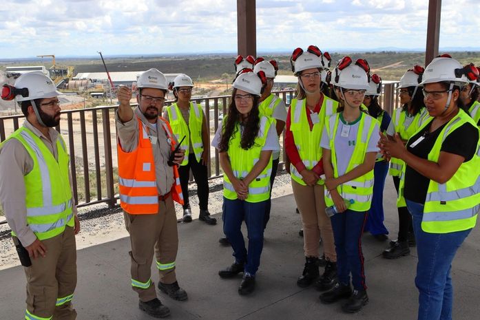 Estudantes craibenses fazem redação, ganham prêmios e visitam MVV pela 1ª vez