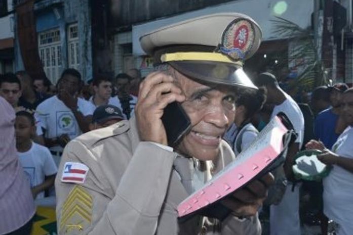 Parecendo um personagem de romances, o pastor Sargento Isidorio foi o deputado federal mais votado da Bahia.