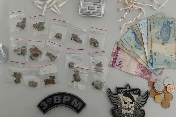 Jovem é apreendido e homem é preso por tráfico de drogas em Arapiraca