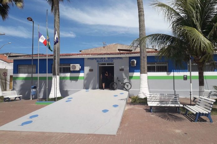 Ignorando isolamento, prefeito de Maragogi gasta R$ 6 mil na compra de poucas unidades de álcool em gel