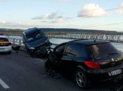 Colisão entre veículos é registrada na Ponte Divaldo Suruagy