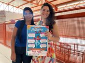 Teca Nelma percorre escolas de Maceió com cartazes informativos sobre o autismo