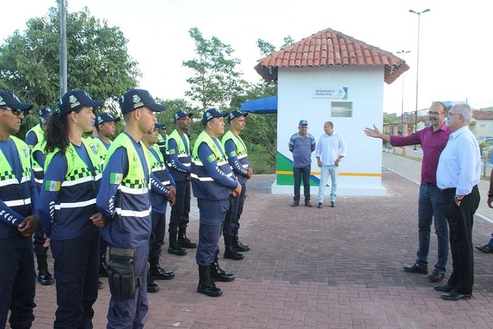 Bosque das Arapiracas é beneficiado com banheiros e guarita para a segurança municipal