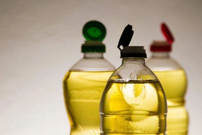 Óleo de cozinha: saiba como realizar descarte correto; cooperativas produzem sabão com material