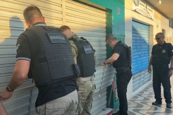Vídeos: Operação cumpre 38 mandados contra grupo acusado de tráfico, venda de remédios controlados e falsificação de atestados